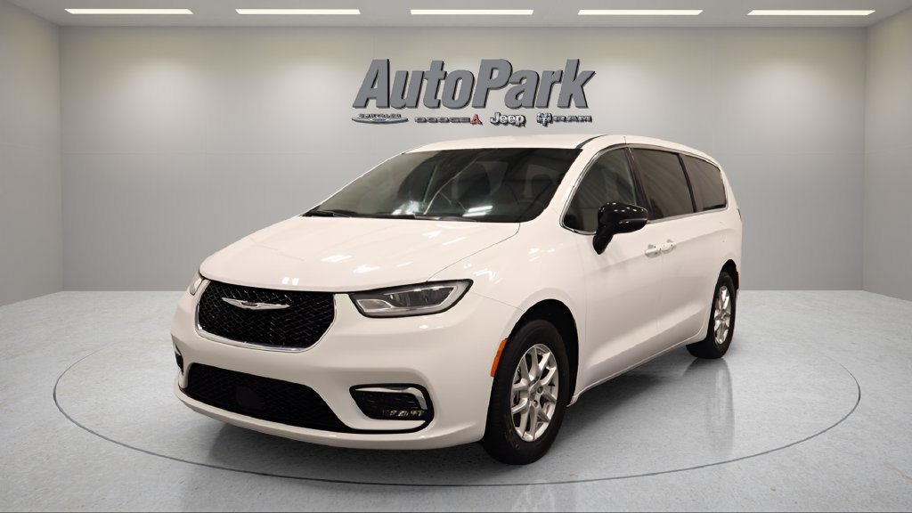 Certified 2025 Chrysler Pacifica Select FWD image 7