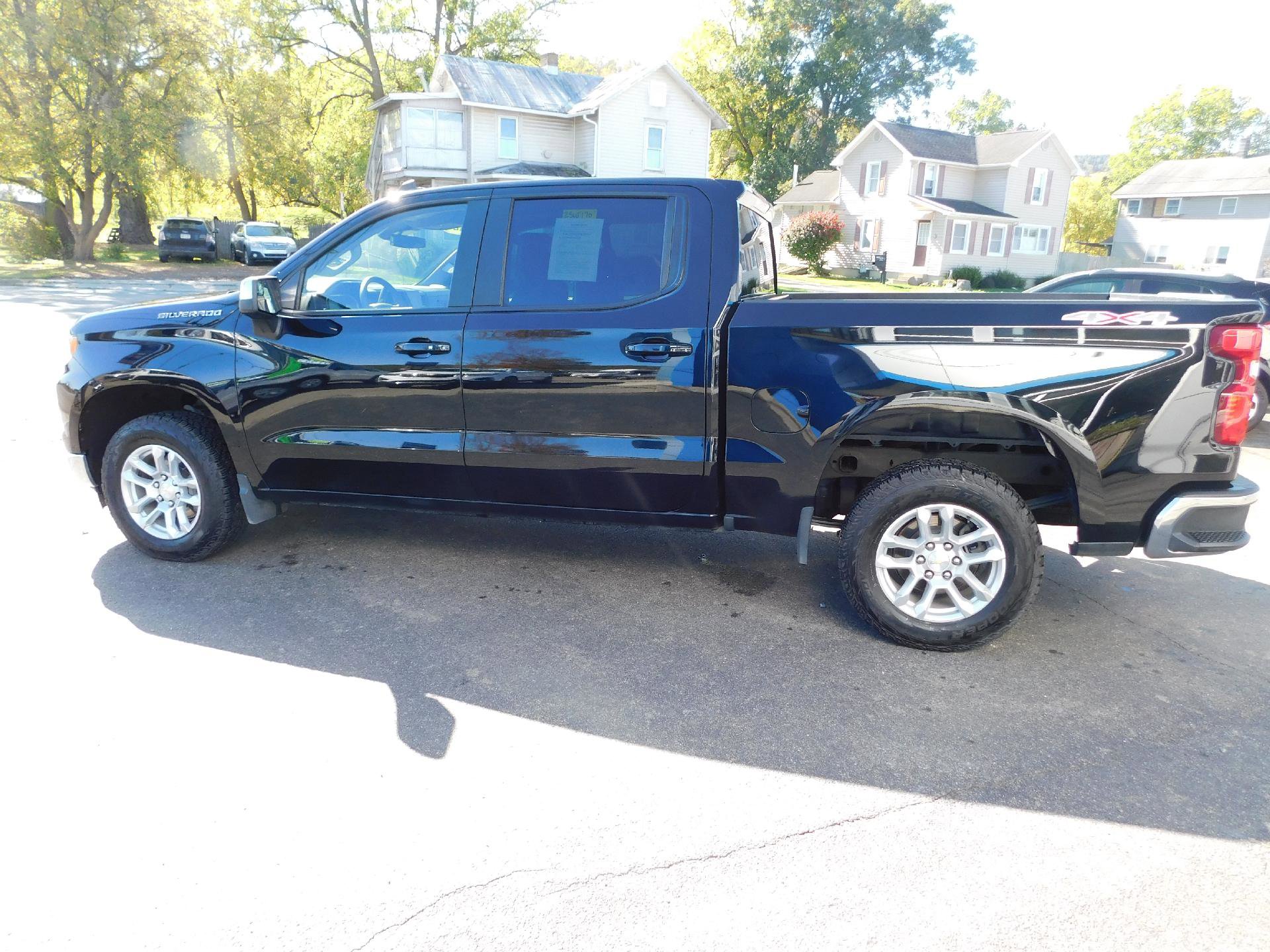 Used 2024 Chevrolet Silverado 1500 LT image 5