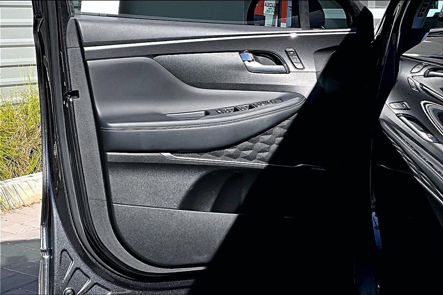 Used 2023 Hyundai Santa Fe Limited image 23