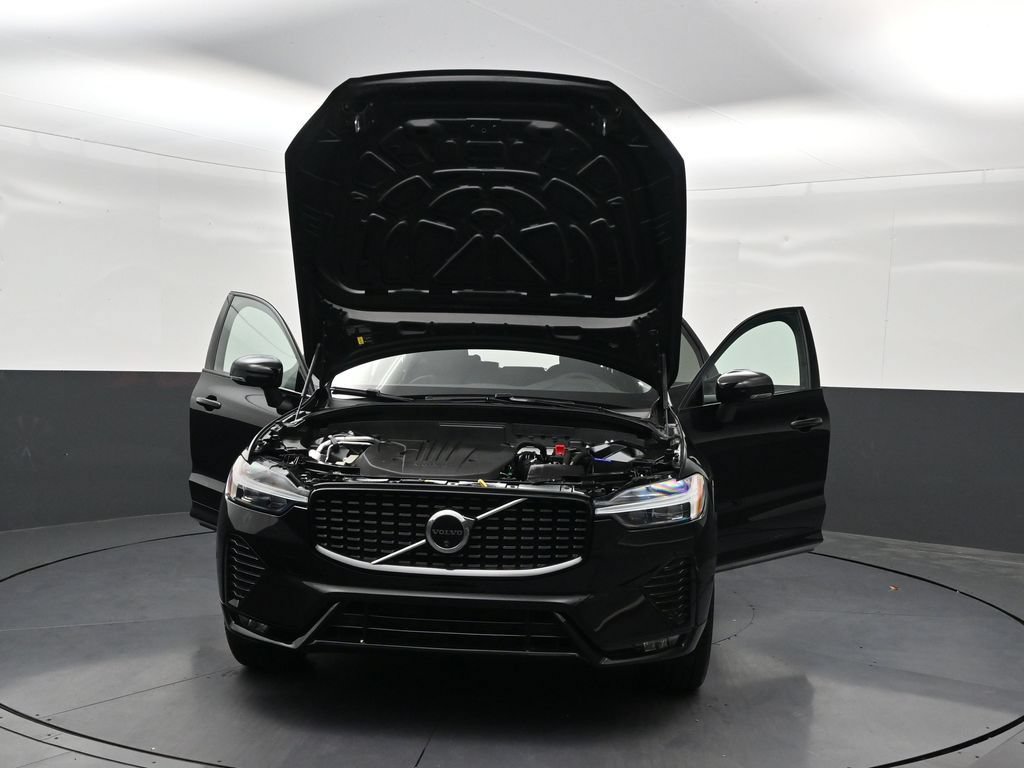 Certified 2024 Volvo XC60 B5 Plus AWD/4WD image 35