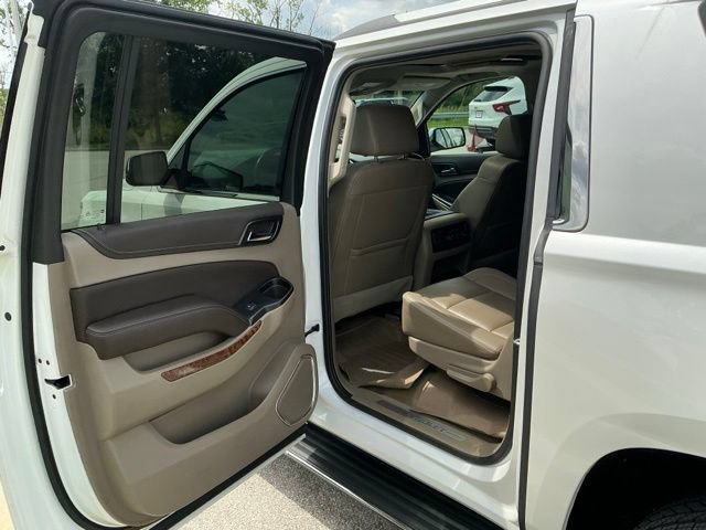 Used 2017 Chevrolet Suburban Premier AWD/4WD image 17