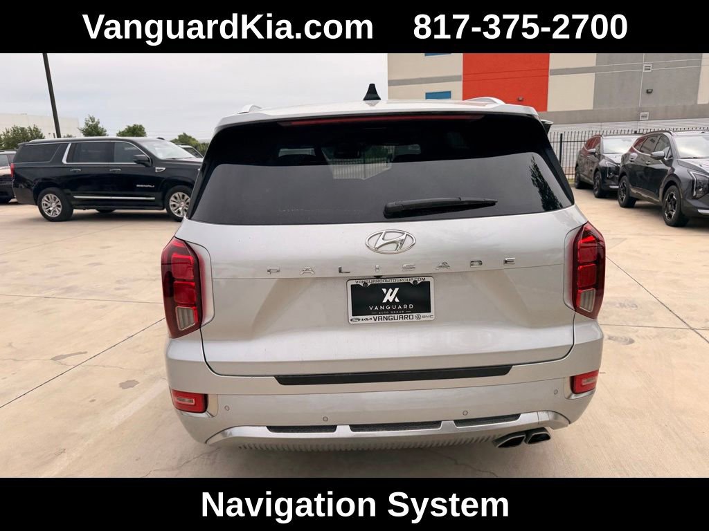 Used 2022 Hyundai Palisade Calligraphy FWD image 3
