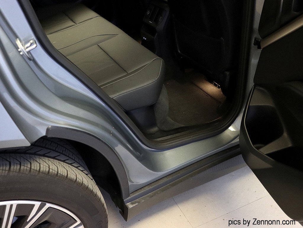 Used 2025 BMW X3 xDrive30i w/ Premium Package image 32