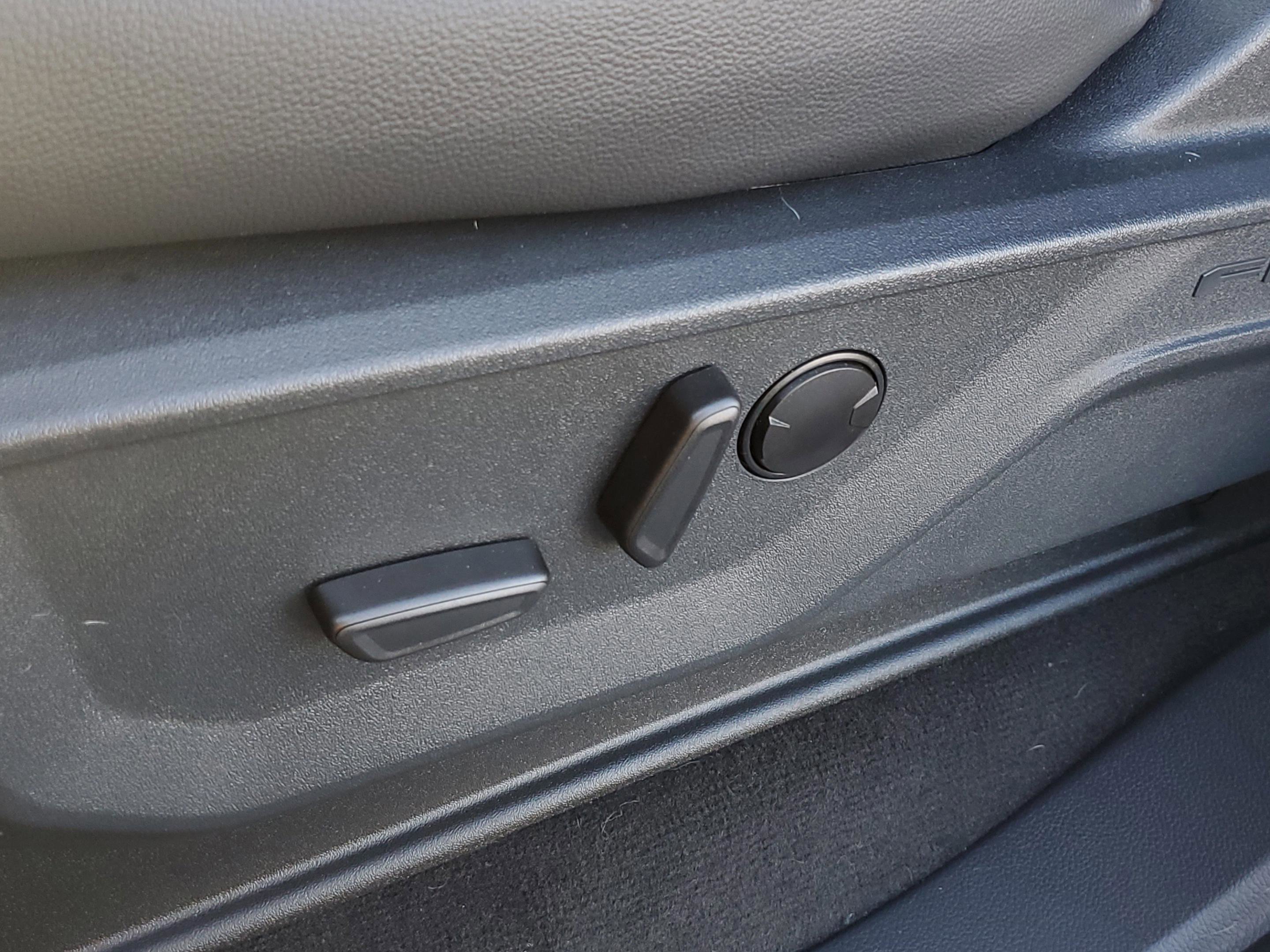 New 2026 Ford F250 Lariat w/ Black Appearance Package image 15