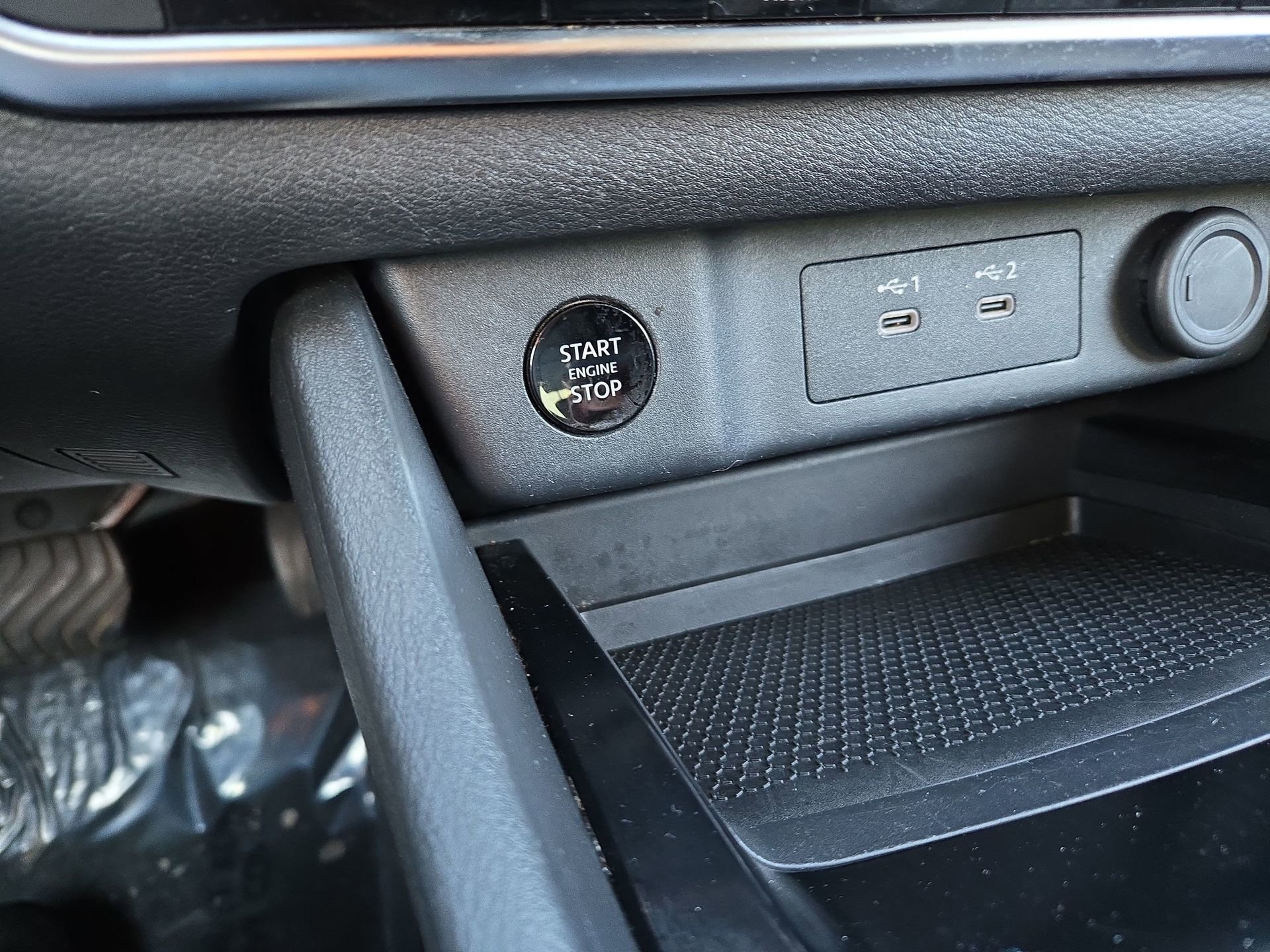 Used 2024 Nissan Rogue SV image 21