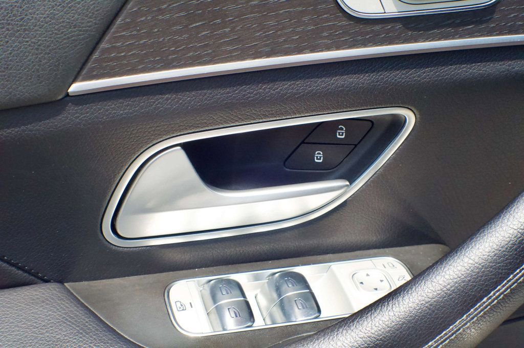 Used 2023 Mercedes-Benz GLS 450 4MATIC image 37