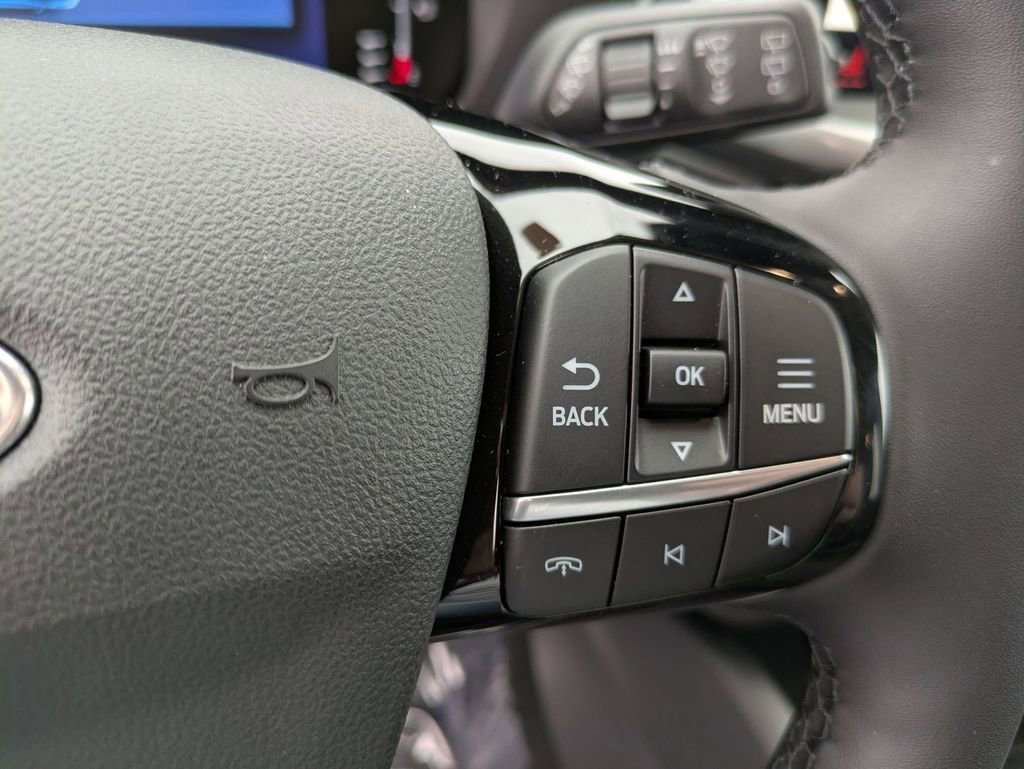New 2024 Ford Escape SE image 28