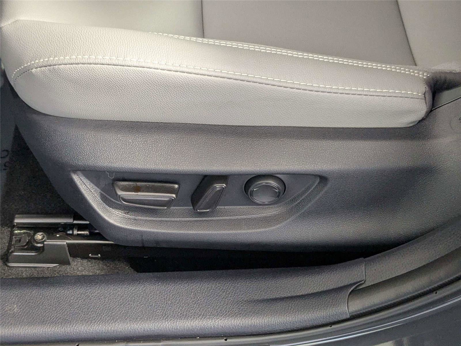 Certified 2025 Toyota Camry SE FWD image 15