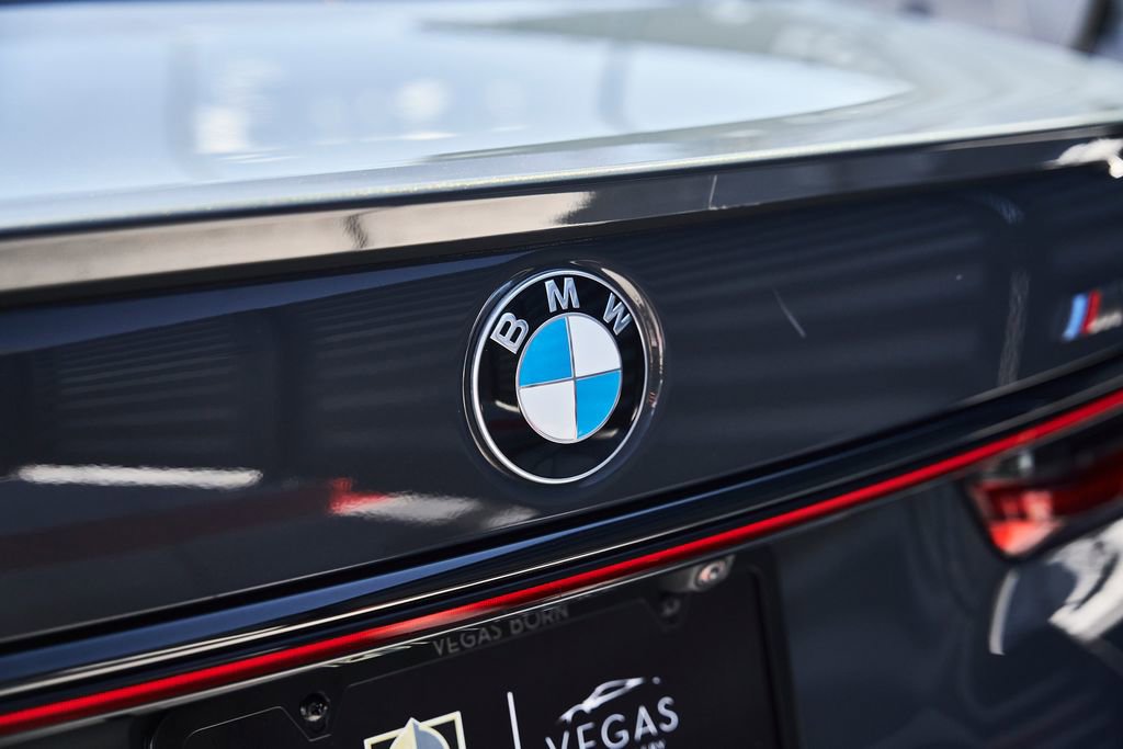 Used 2022 BMW M760i xDrive w/ Luxury Rear Seating Package image 9