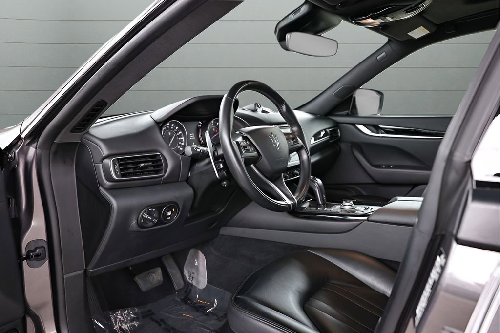 Used 2023 Maserati Levante Modena image 44