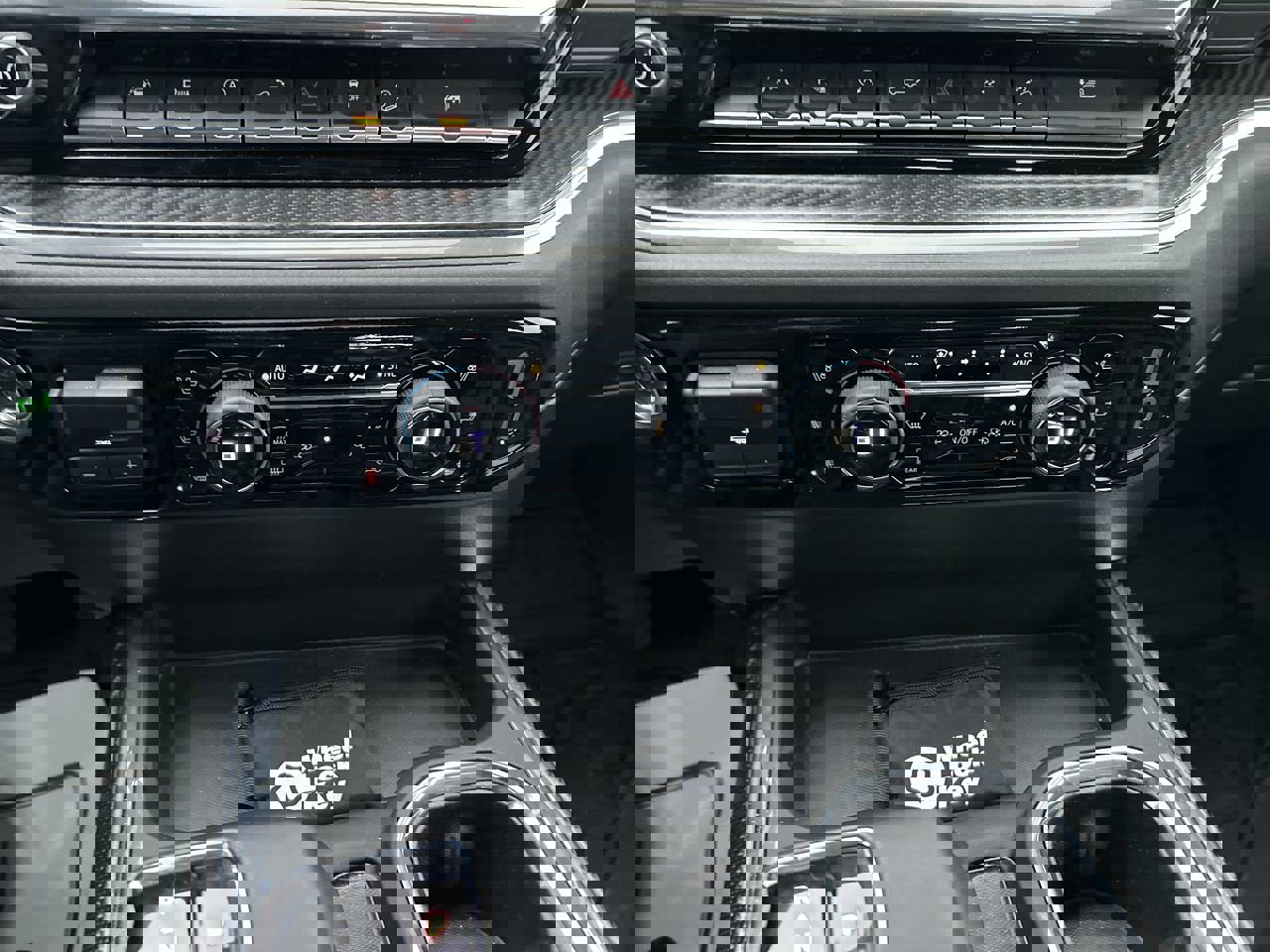 Used 2025 Chevrolet Silverado 1500 LTZ image 27