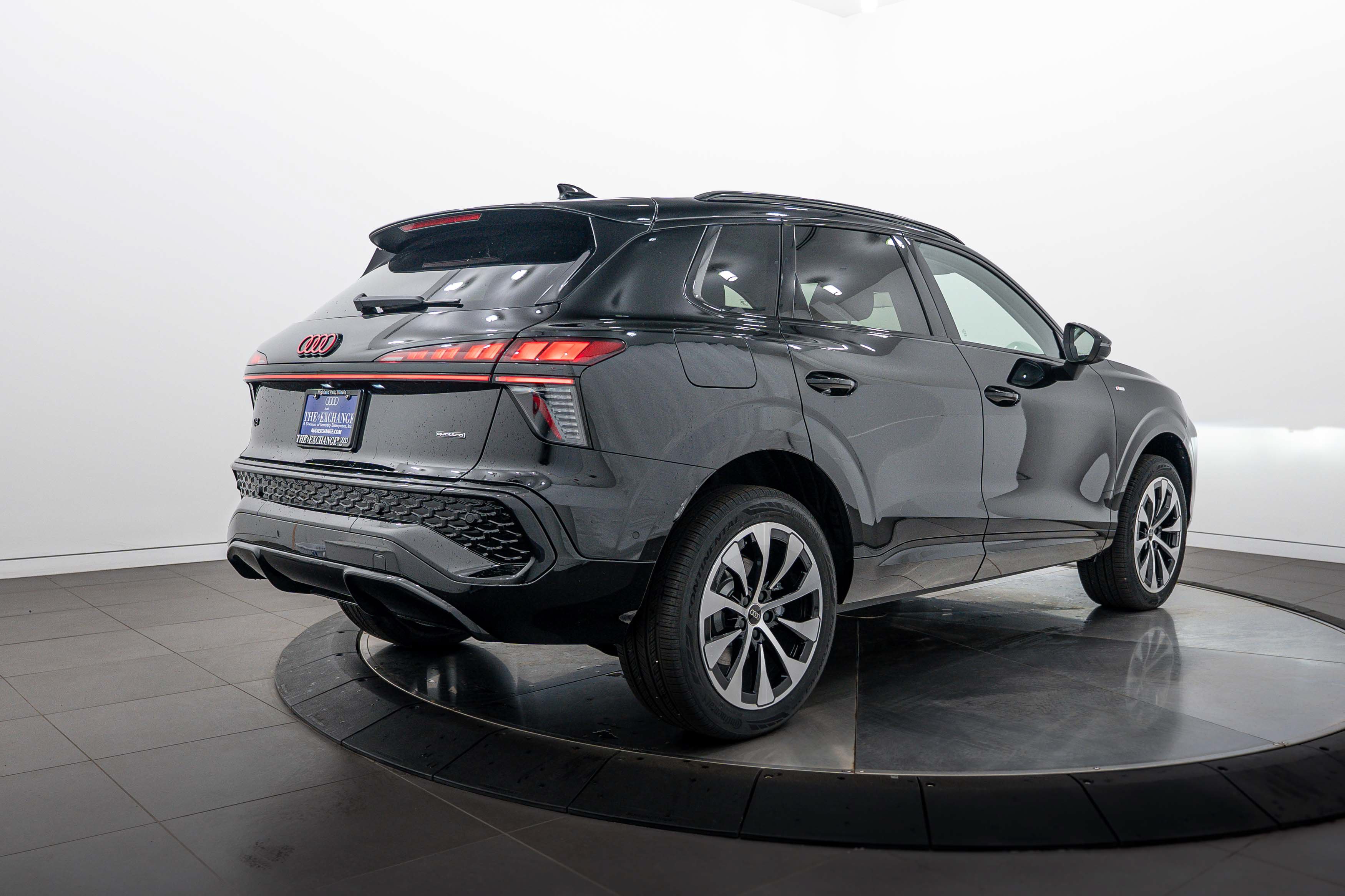 New 2026 Audi Q3 quattro 2.0T AWD/4WD image 4