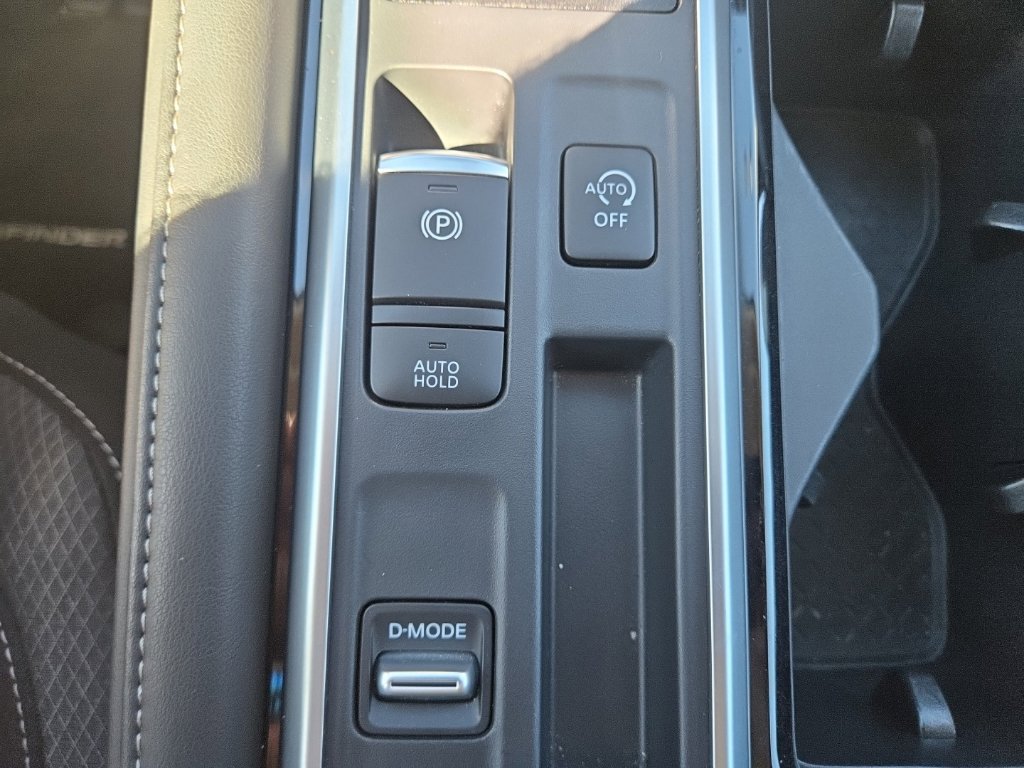 Used 2024 Nissan Pathfinder SV FWD image 29