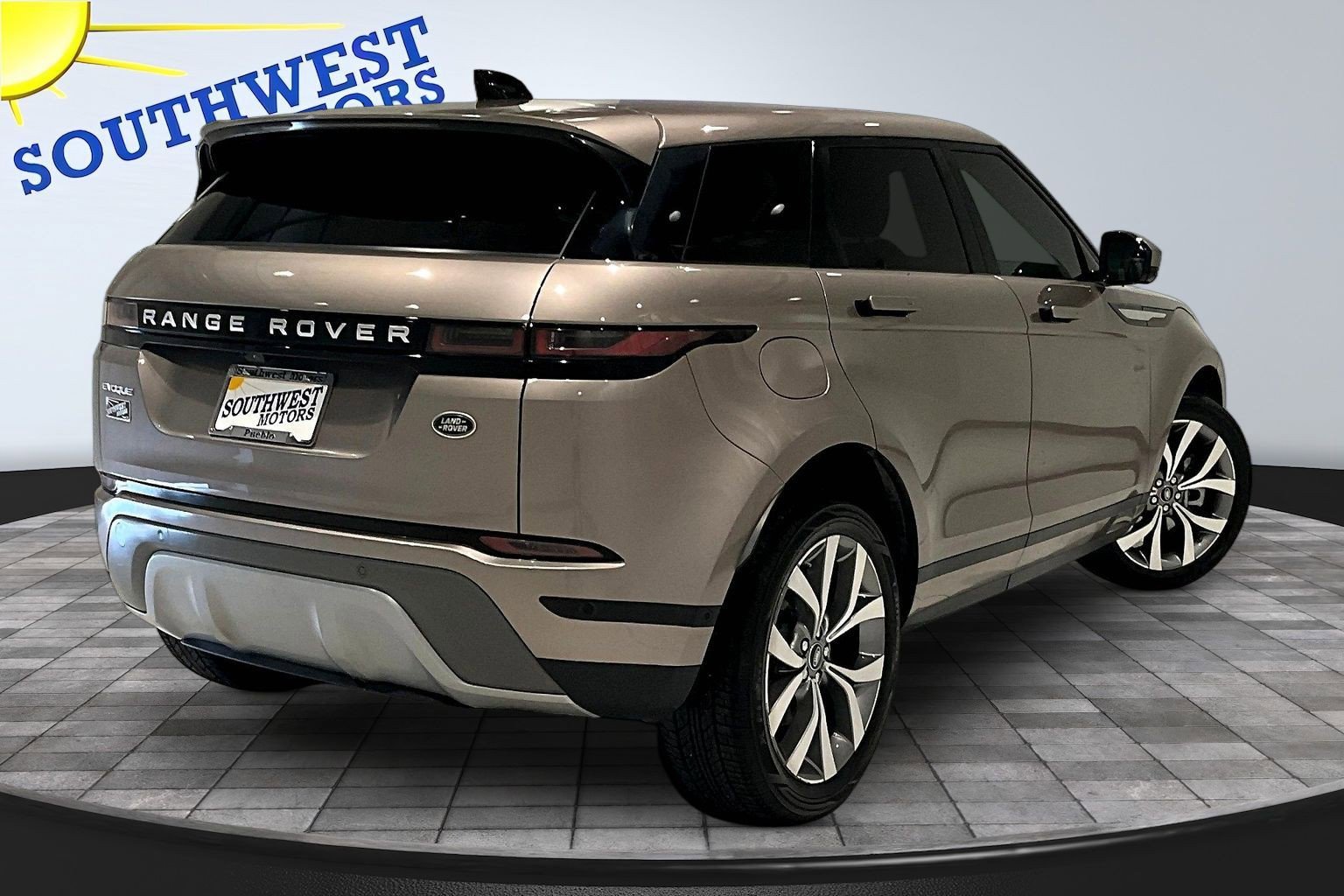 Used 2021 Land Rover Range Rover Evoque SE AWD/4WD image 7