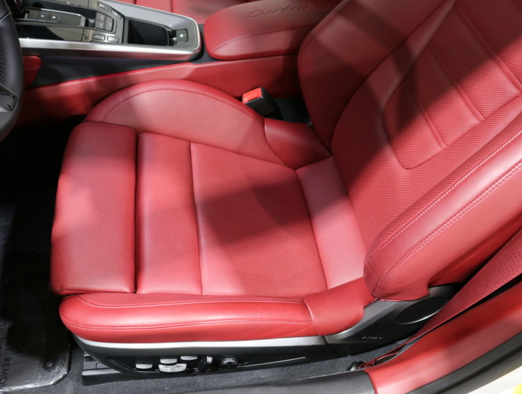 Used 2021 Porsche 911 Coupe image 24