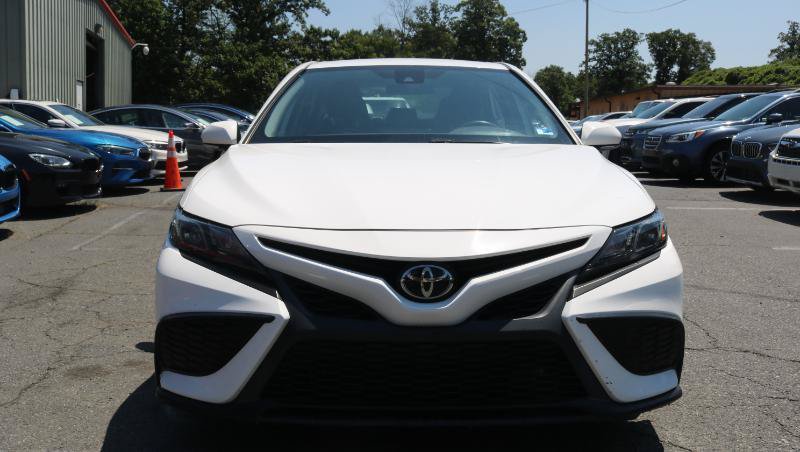 Used 2023 Toyota Camry SE FWD image 2