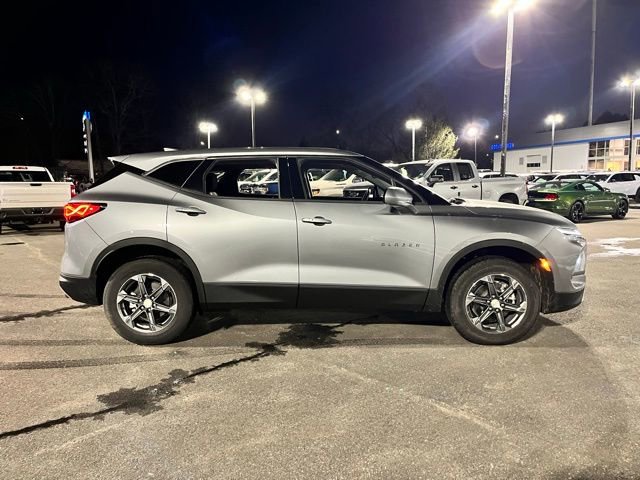 Used 2025 Chevrolet Blazer LT FWD image 5