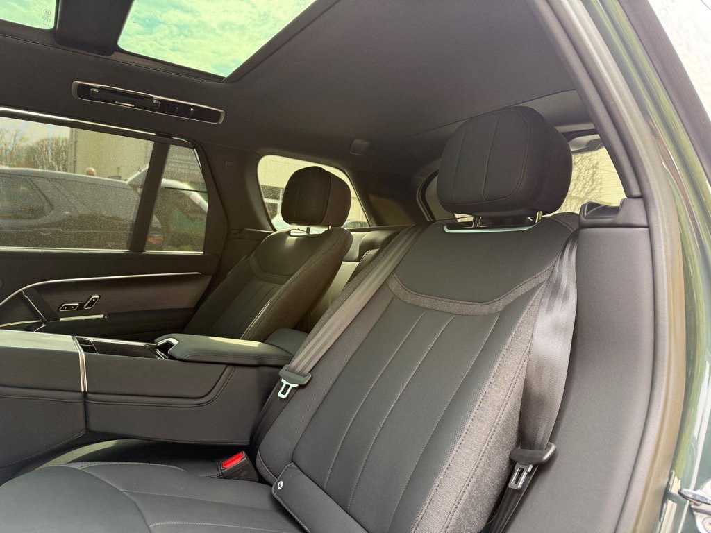 New 2025 Land Rover Range Rover SE image 13