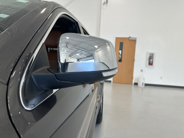 Used 2019 Jeep Grand Cherokee Summit AWD/4WD image 10