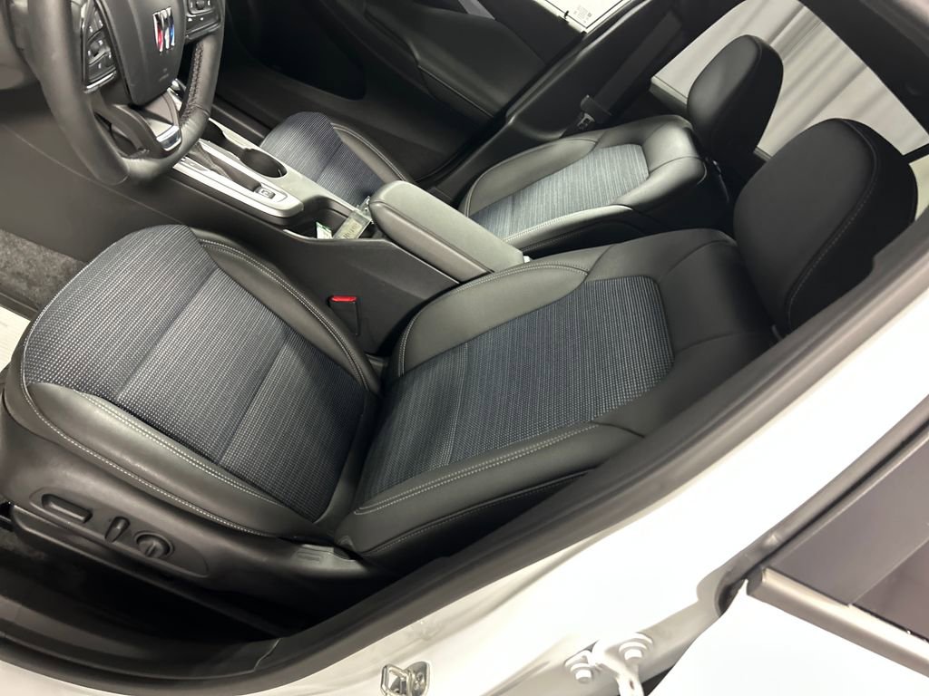 Used 2025 Buick Envista Preferred w/ Convenience I Package image 12