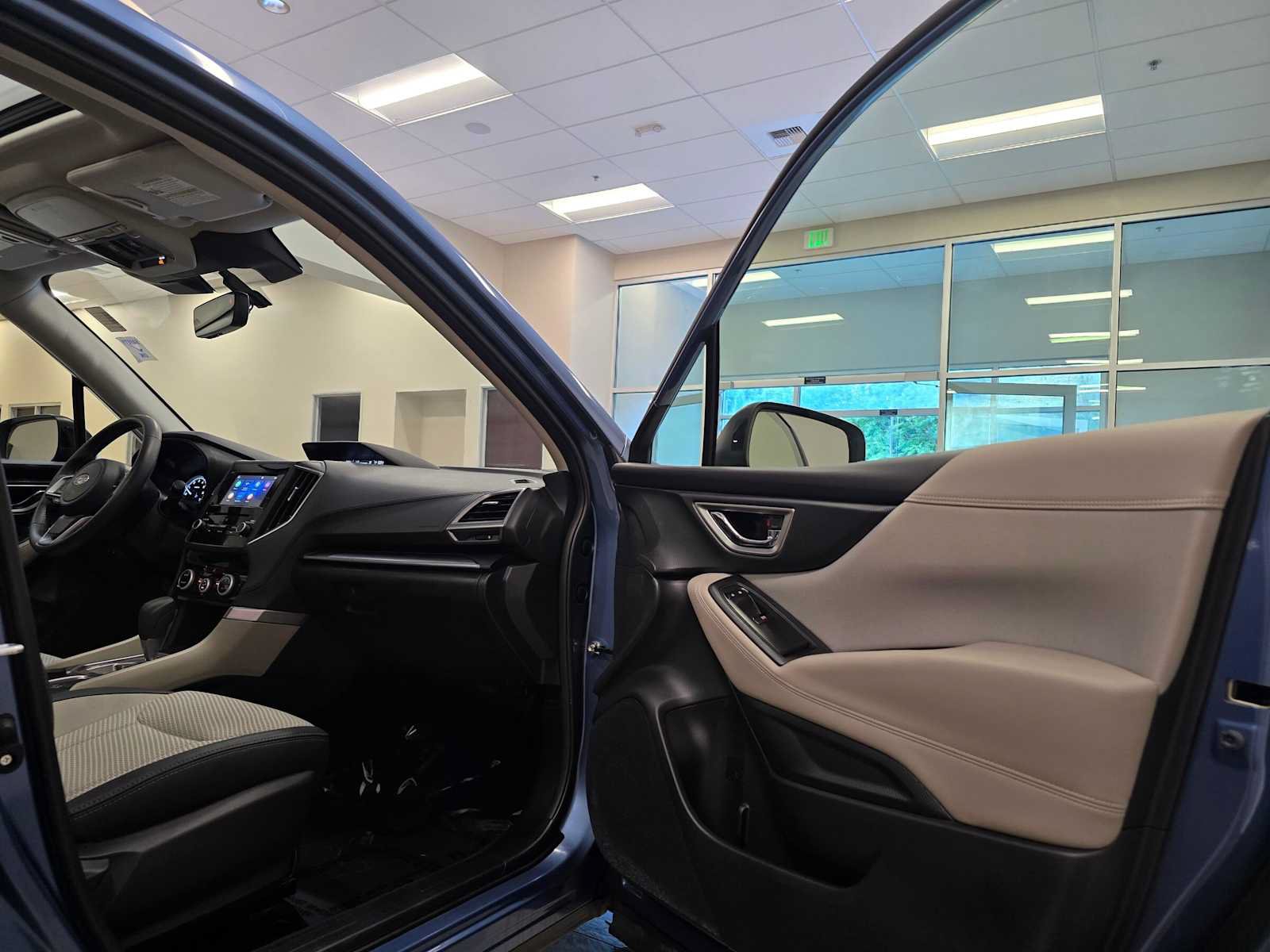 Used 2023 Subaru Forester Premium AWD/4WD image 29