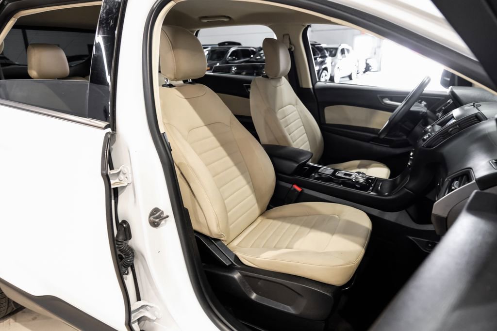 Used 2019 Ford Edge SE image 28