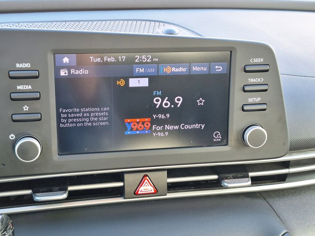 Certified 2021 Hyundai Elantra SE image 19