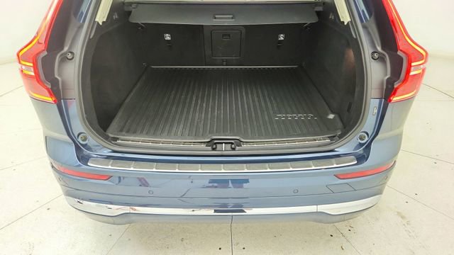 Used 2023 Volvo XC60 B5 Plus w/ Climate Package image 14