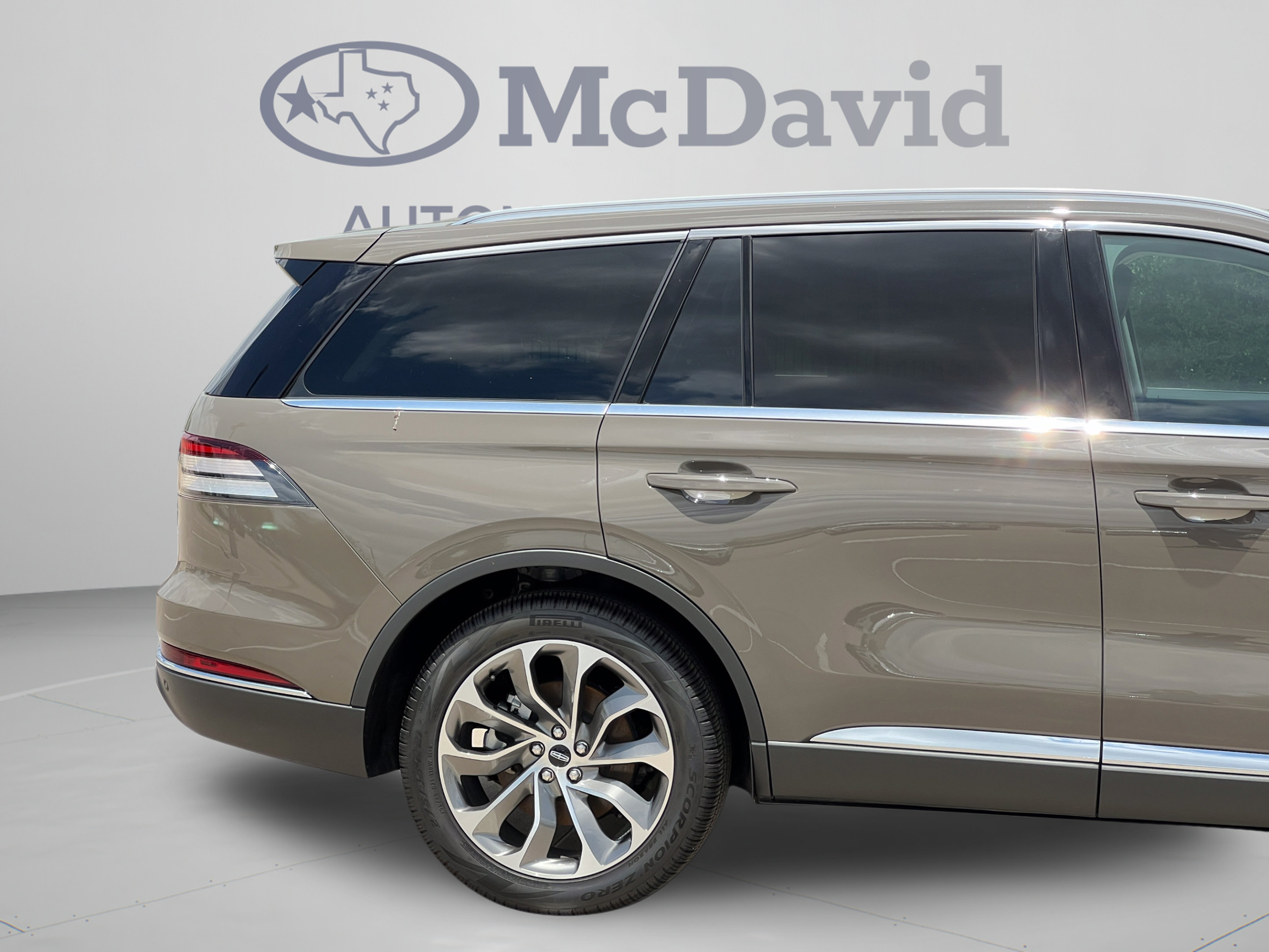 New 2025 Lincoln Aviator Reserve w/ Illumination Package RWD image 34