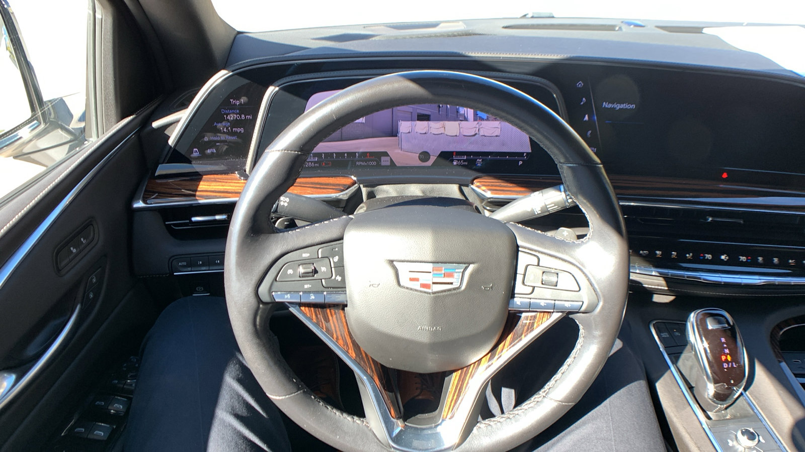 Used 2022 Cadillac Escalade Luxury image 14