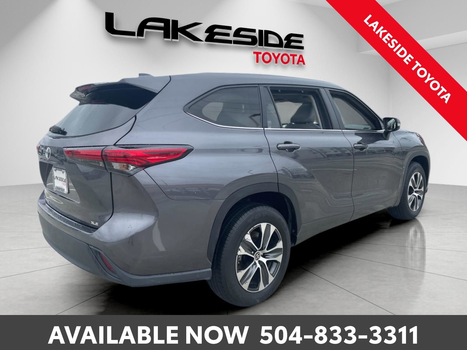 Used 2023 Toyota Highlander XLE image 6