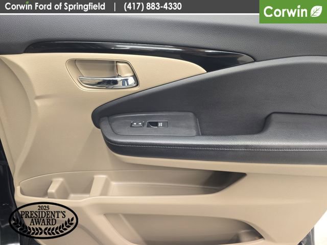 Used 2017 Honda Pilot Touring image 11