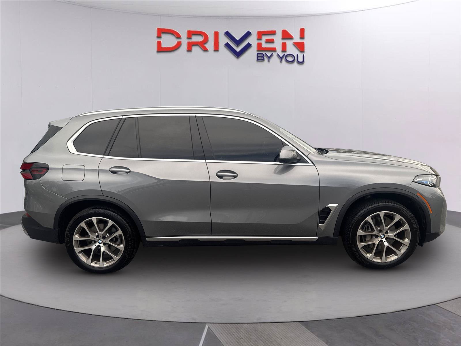Used 2026 BMW X5 sDrive40i w/ Premium Package RWD image 3