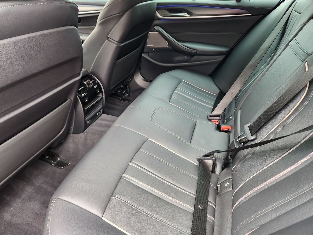 Used 2023 BMW M550i xDrive w/ Executive Package AWD/4WD image 8