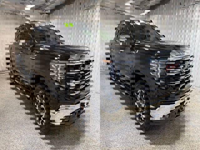 Used 2023 GMC Sierra 1500 SLT w/ SLT Premium Package image 2