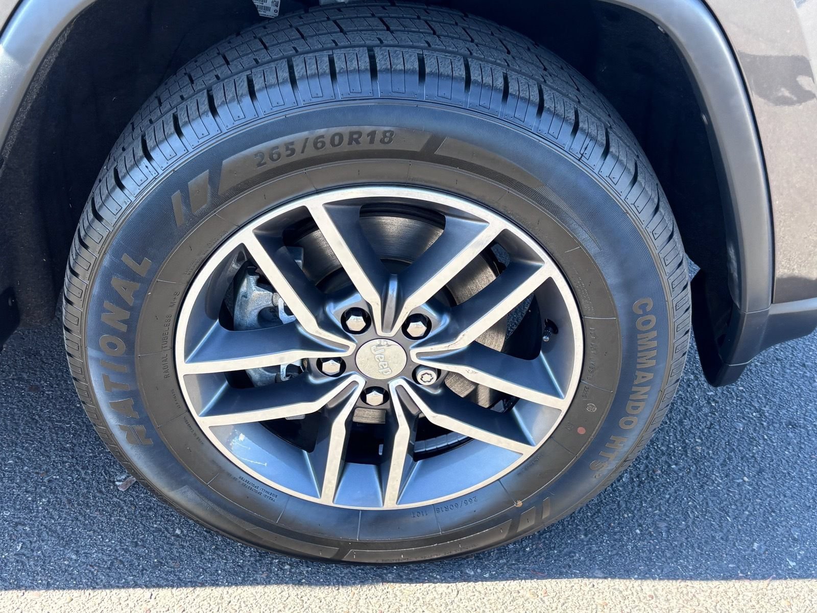 Used 2018 Jeep Grand Cherokee Limited AWD/4WD image 11