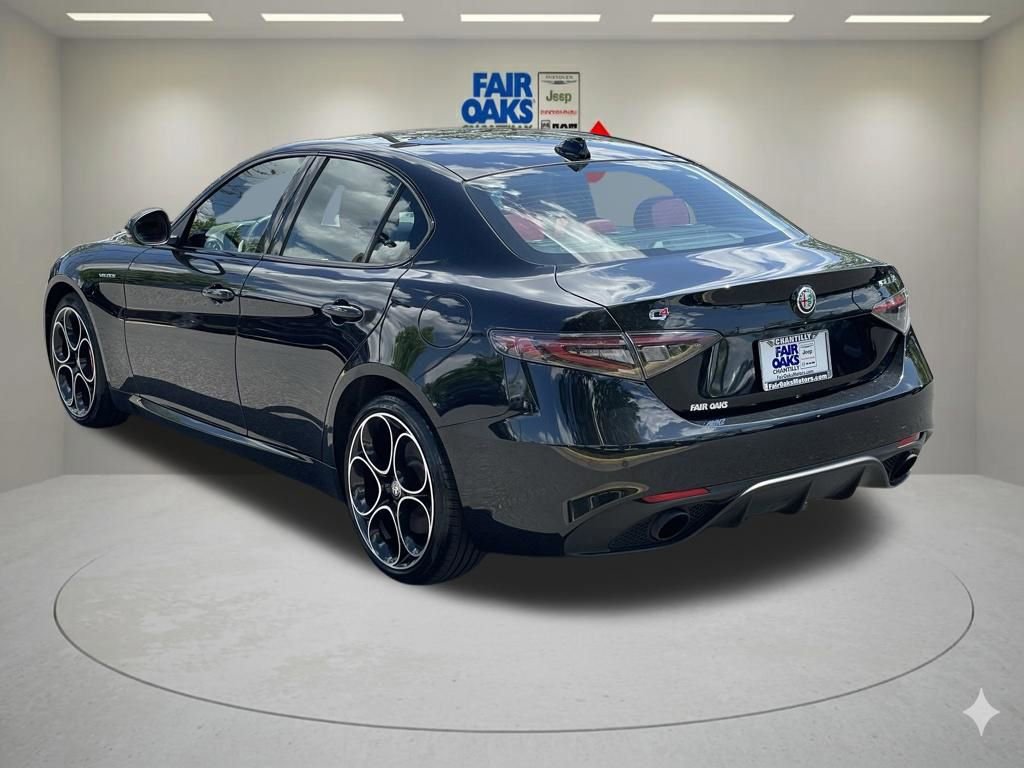 Used 2024 Alfa Romeo Giulia Veloce AWD/4WD image 8