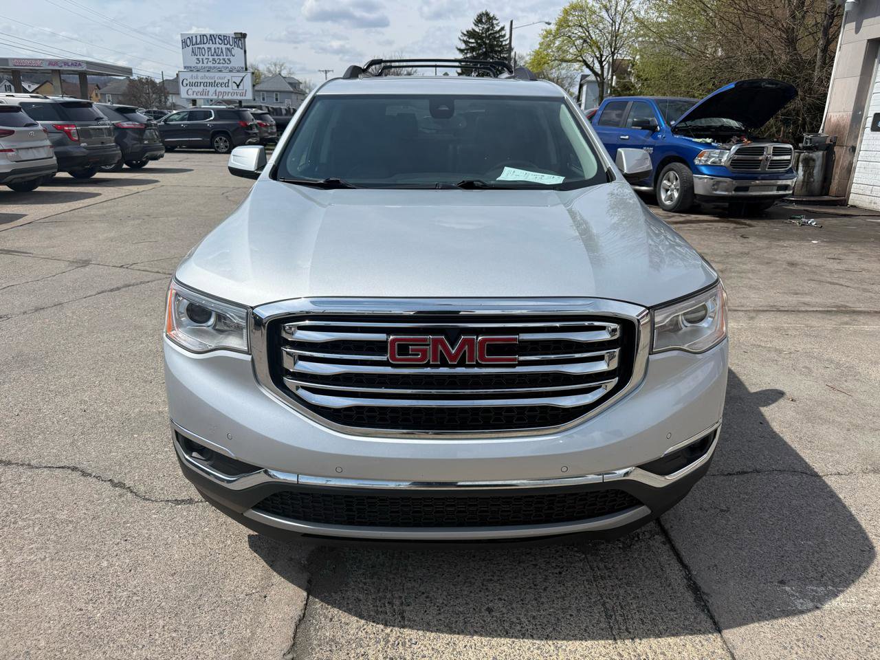 Used 2017 GMC Acadia SLT AWD/4WD image 2