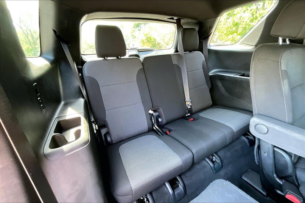 Used 2023 Chevrolet Traverse LT FWD image 38