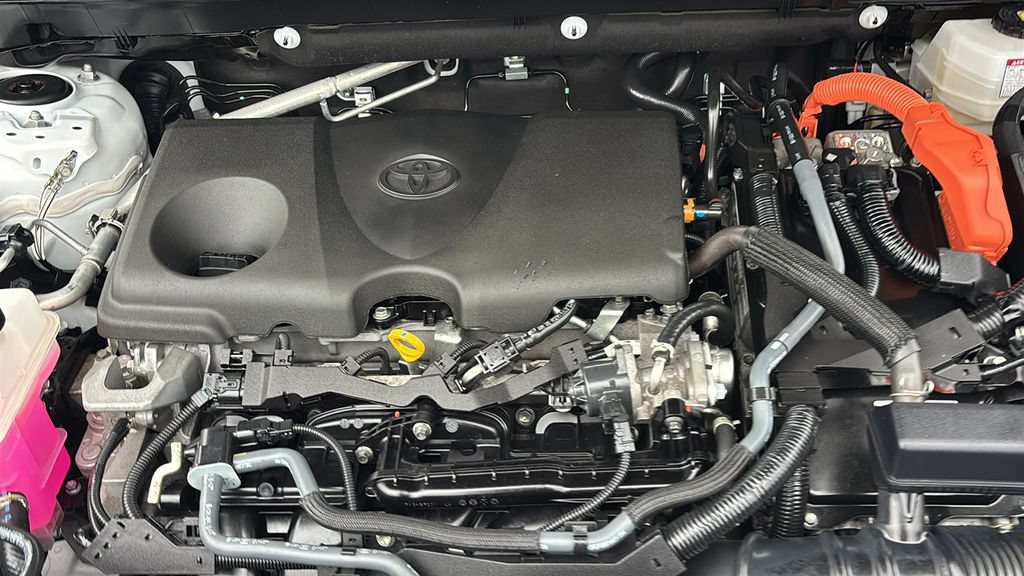 Used 2025 Toyota RAV4 LE AWD/4WD image 30