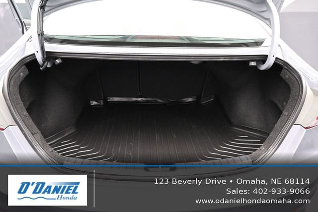 Used 2017 Hyundai Elantra Limited w/ Limited Ultimate Package 09 FWD image 37
