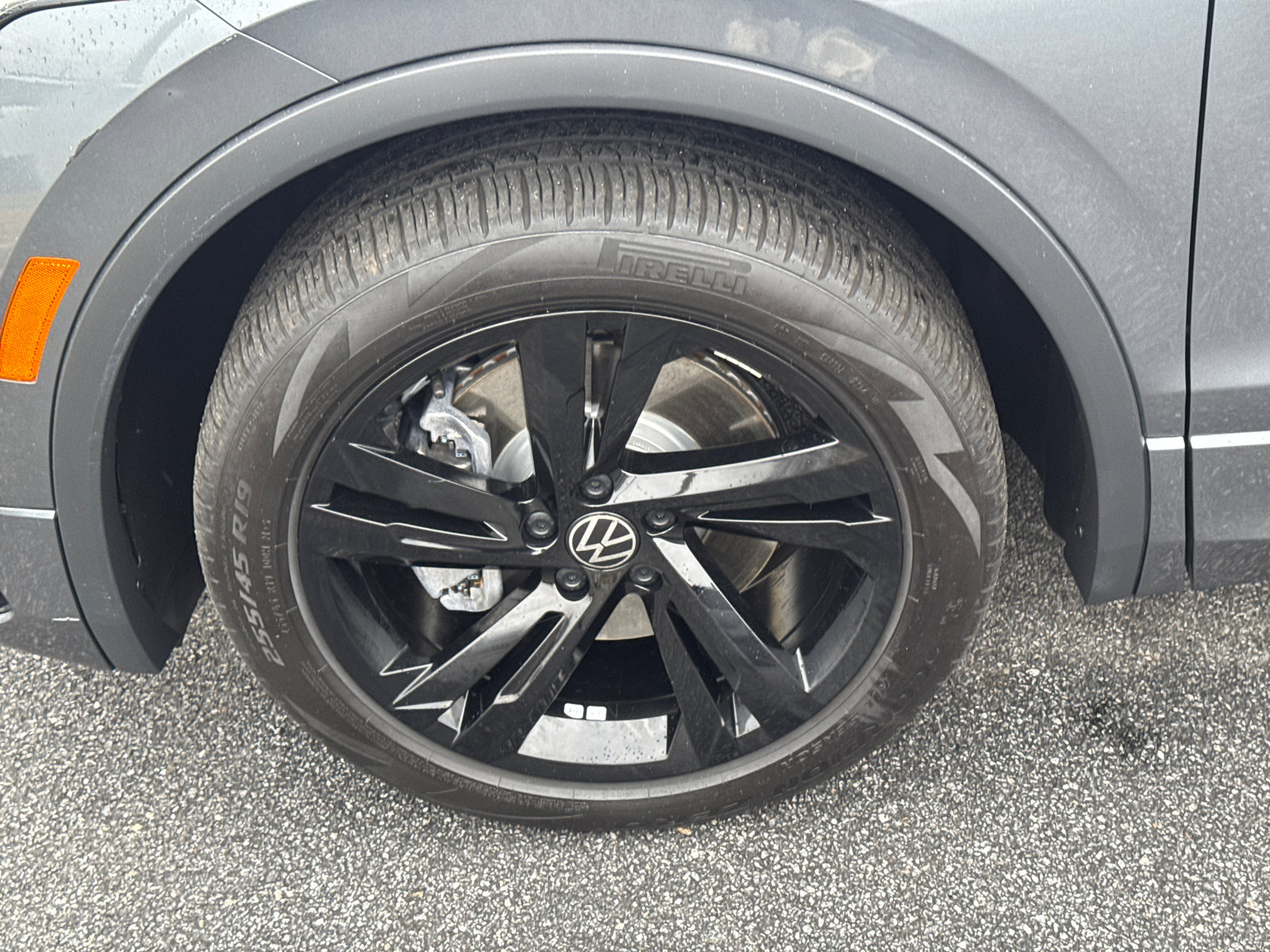 Used 2024 Volkswagen Tiguan SE R-Line image 11