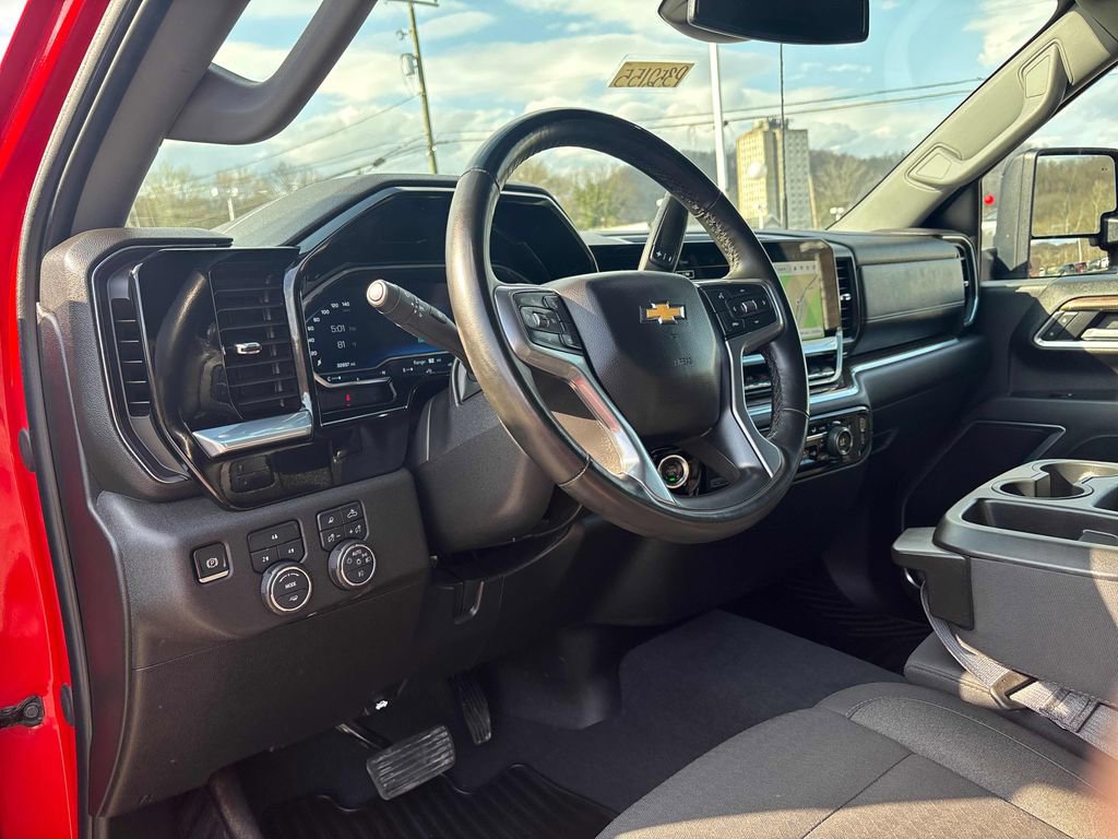 Used 2025 Chevrolet Silverado 2500 LT w/ Safety Package AWD/4WD image 13
