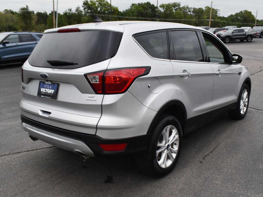 Used 2019 Ford Escape SE FWD image 15