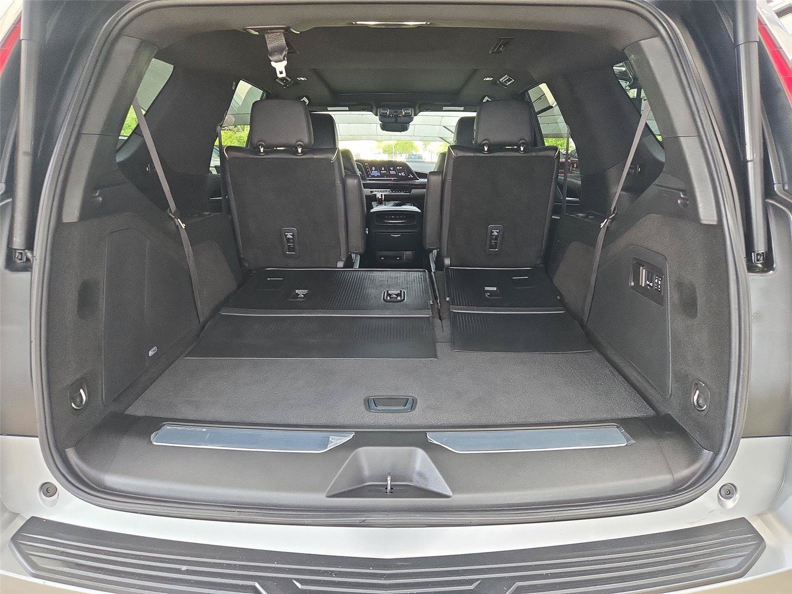 Used 2024 Cadillac Escalade Sport w/ Touring Package AWD/4WD image 31