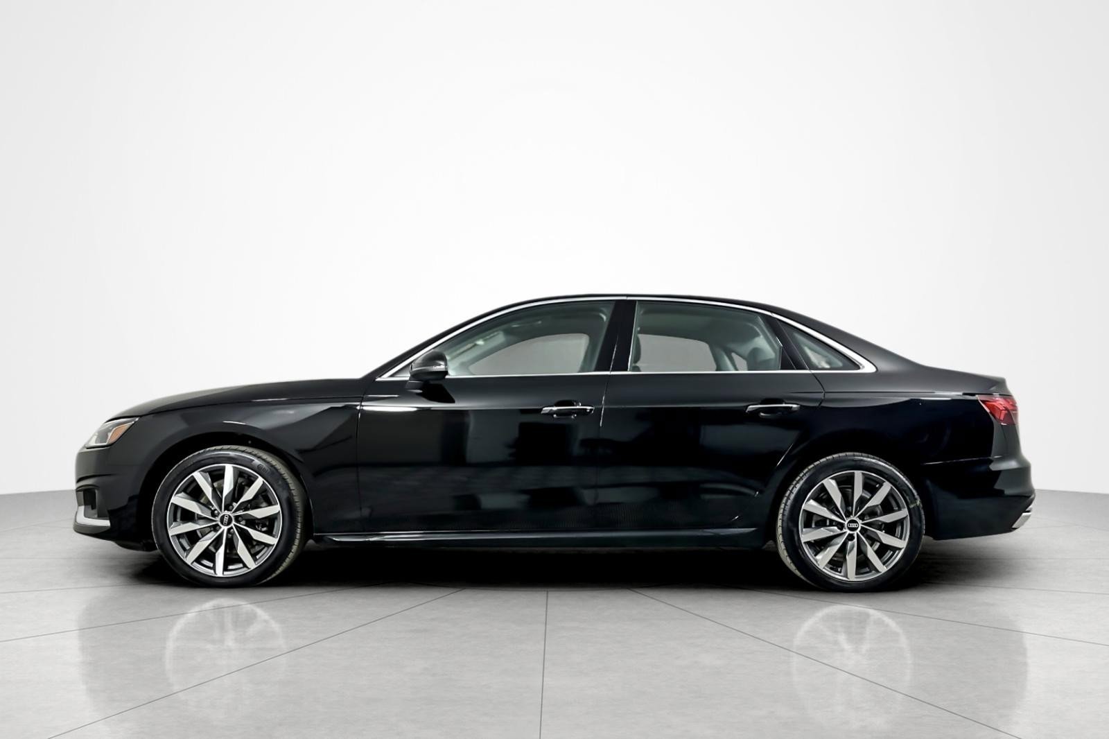 Used 2023 Audi A4 2.0T Premium w/ Convenience Package image 2