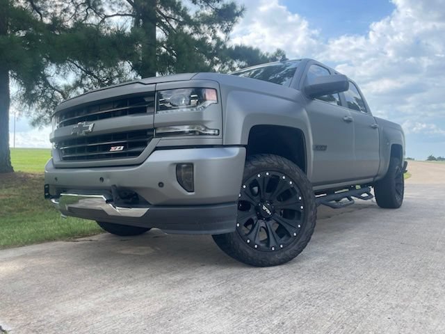 Used 2017 Chevrolet Silverado 1500 LTZ Z71 w/ Realtree Edition AWD/4WD image 1