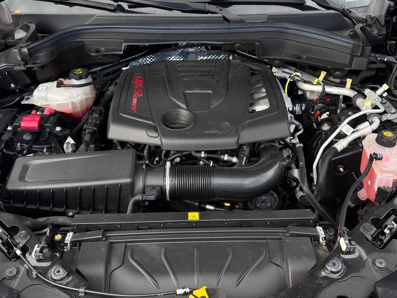 Used 2022 Alfa Romeo Stelvio Sprint image 29