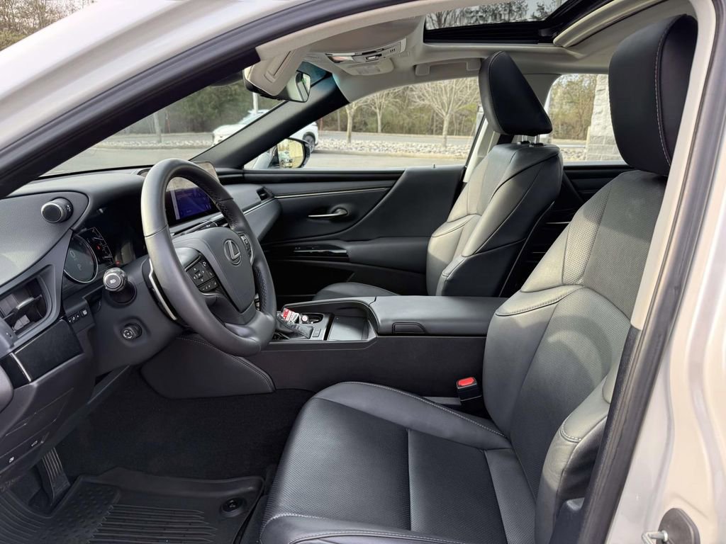 Used 2023 Lexus ES 250 w/ Premium Package image 17