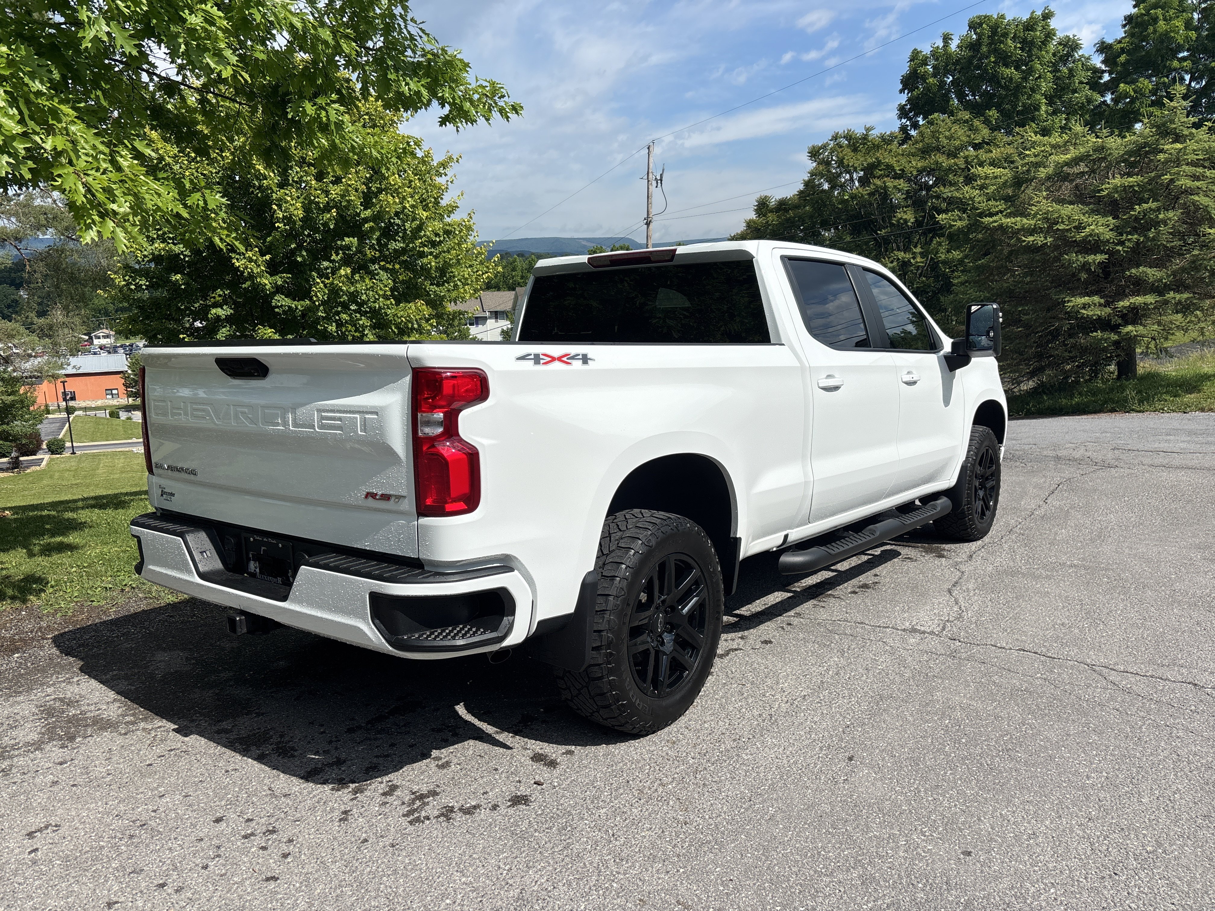 Used 2024 Chevrolet Silverado 1500 RST w/ Max Trailering Package AWD/4WD image 3